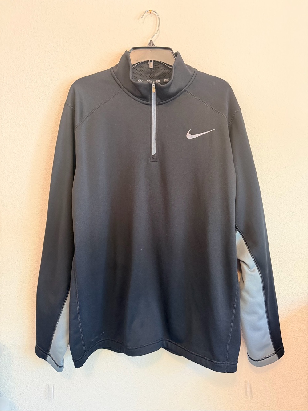 Nike Men's Therma-Fit pullover 1/4 Zip jacket, black and grey, size XL - Picture 10 of 10